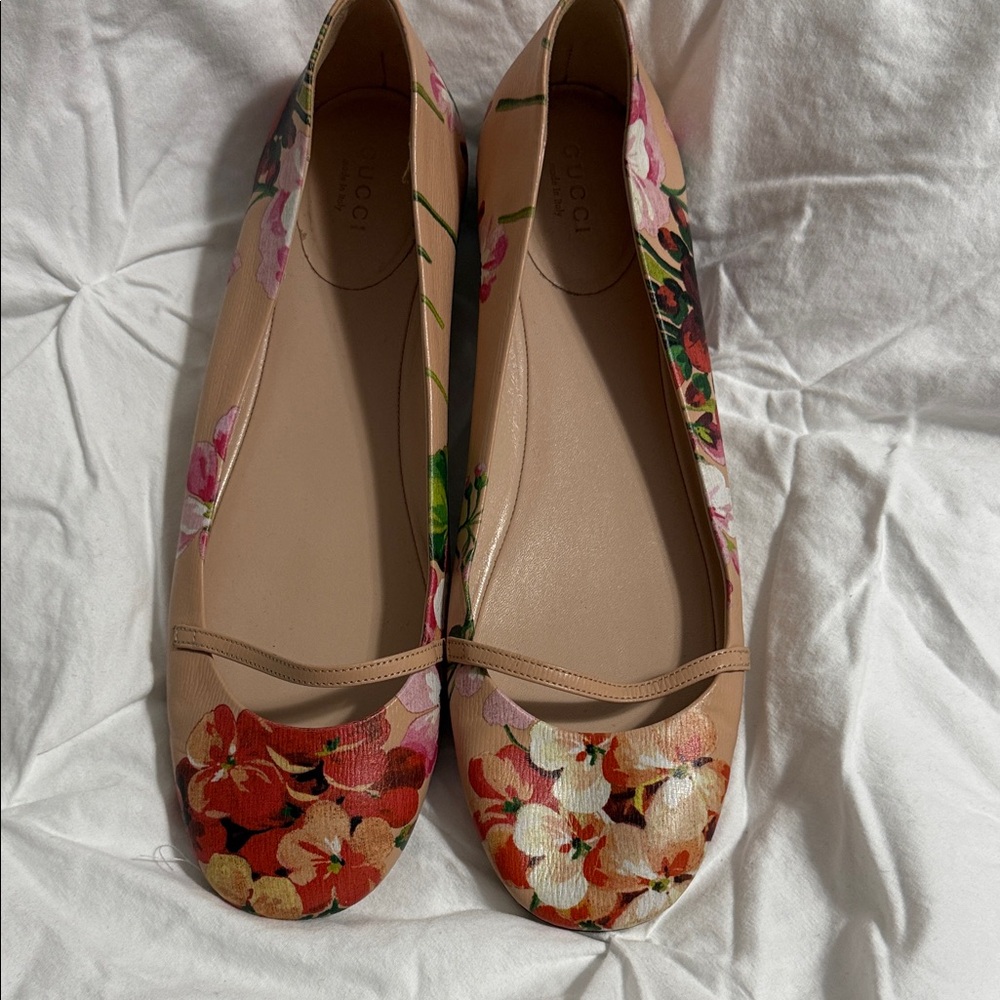 Gucci Nude Pink Floral Leather Ballet Flats